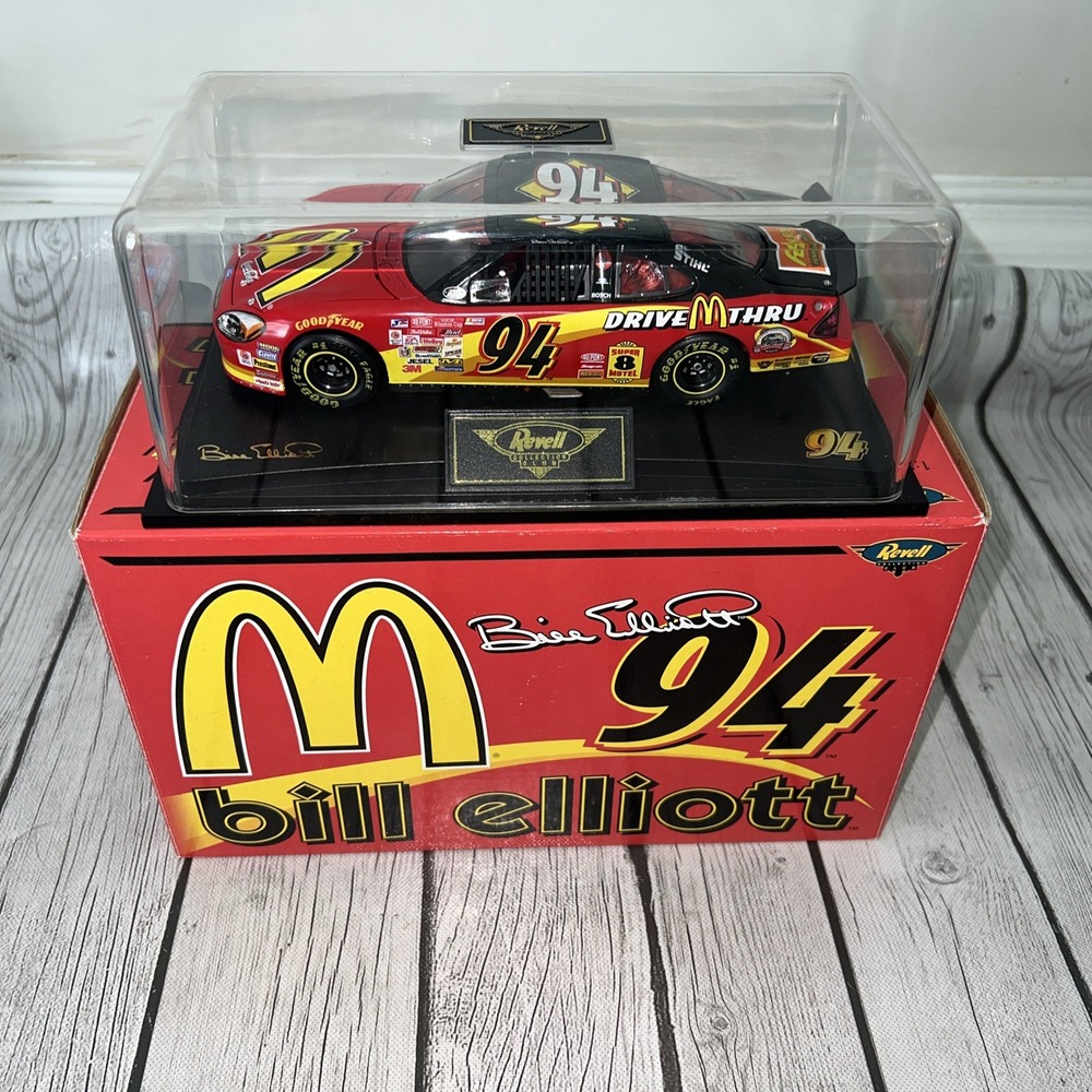 Revell 1:24 #94 Bill Elliott/McDonalds 2000 Ford Taurus Die Cast Nascar Model